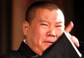 别骂了！靠放屁，抠鼻，舔葱走红的“郭老师”，其实挺可怜的