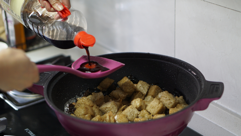 英国帝伯朗钛钻不粘锅,做一桌好菜,只需要这一口锅