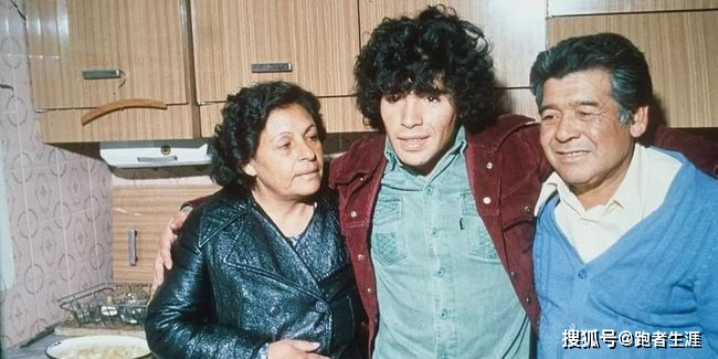 马拉多纳尸检表明其心脏受损严重,马拉多纳尸检结果为什么自然死亡