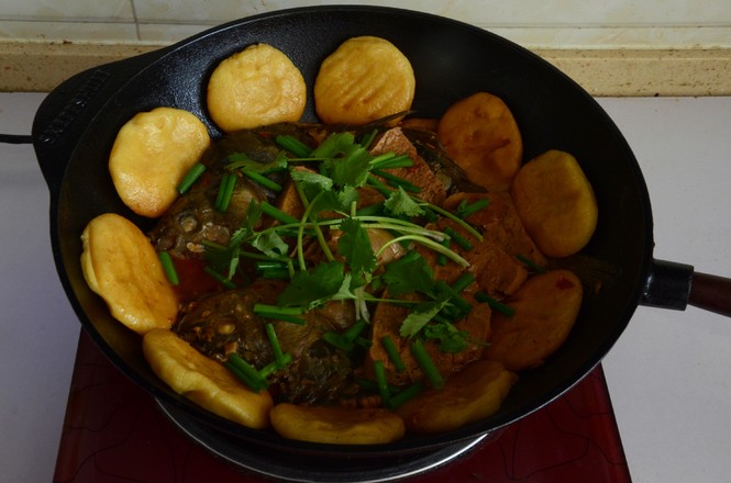 东北铁锅炖鱼正宗做法视频,东北铁锅炖鱼最正宗的做法