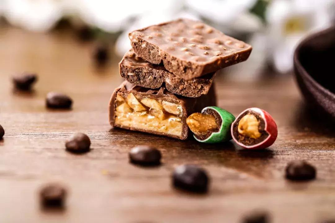 别再吃这三种食物毒性太大,比吸烟还致癌的5种食物