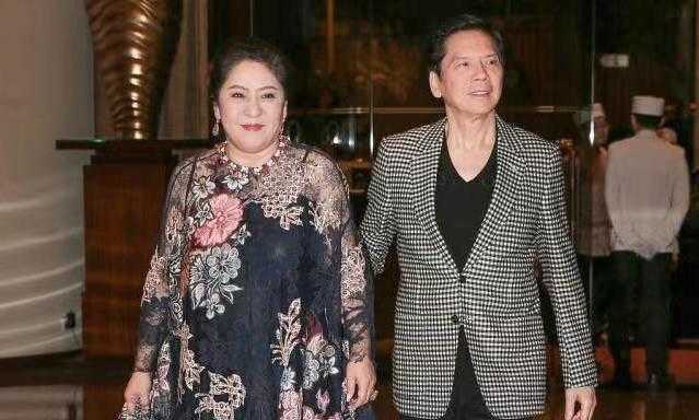 向太西装穿搭,向太穿搭合集