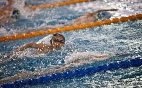 职业游泳运动员成长历程,游泳运动员训练有多苦
