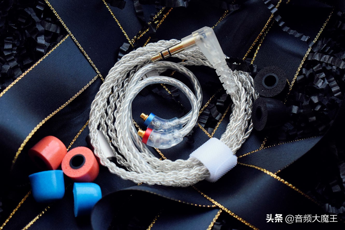 傲胜AudioSenseT800八单元动铁耳机评测：沉寂许久的国产新动力