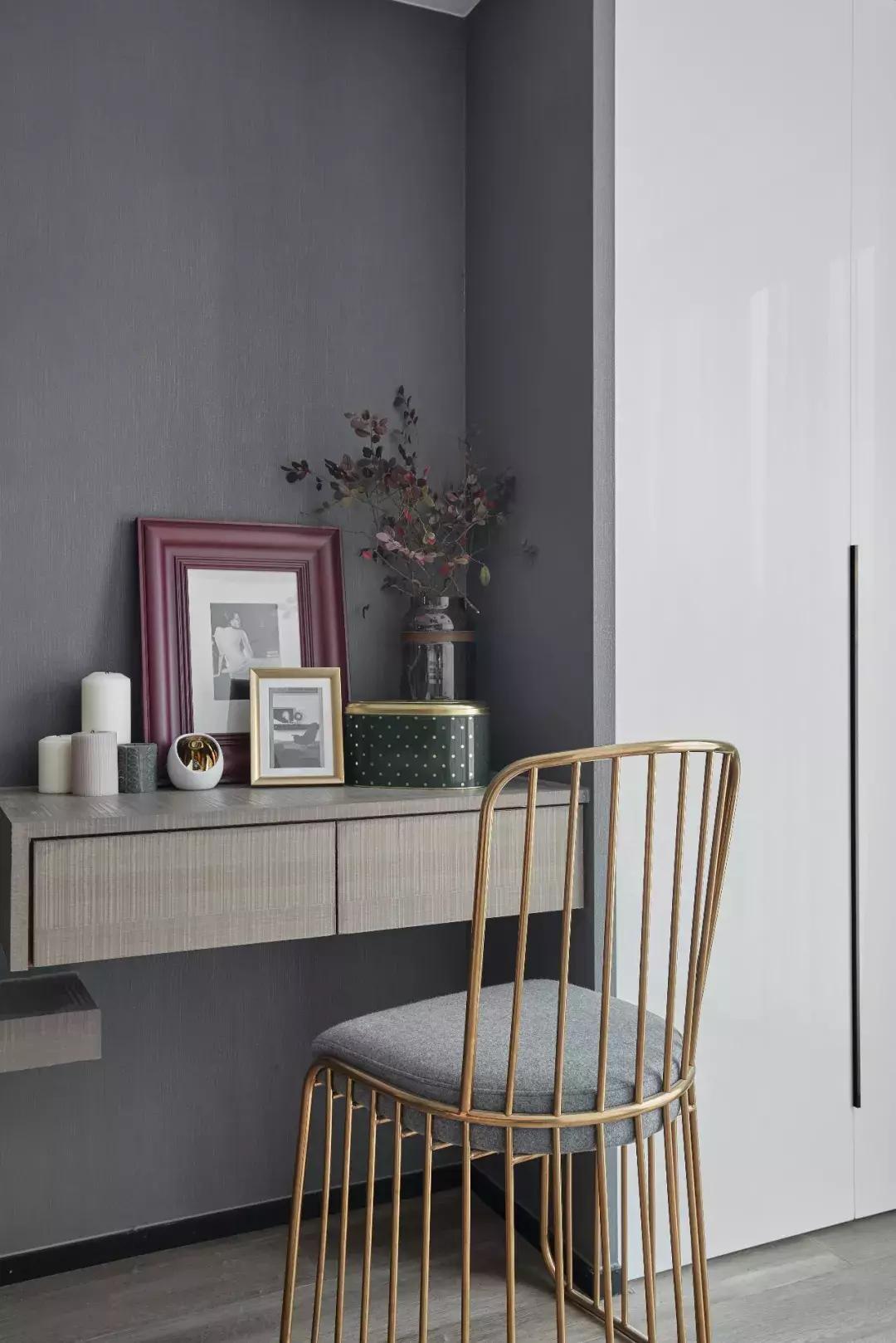 烟粉色的高级灰 (高级感十足的灰粉色)