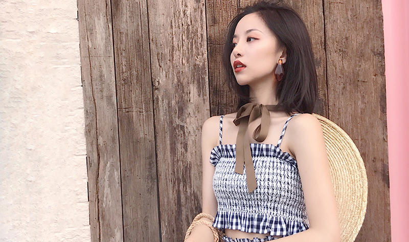 泛泛的时尚塑造娉婷婀娜身姿