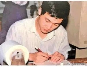 谁领到中国第一张身份证,中国第一张身份证拥有者