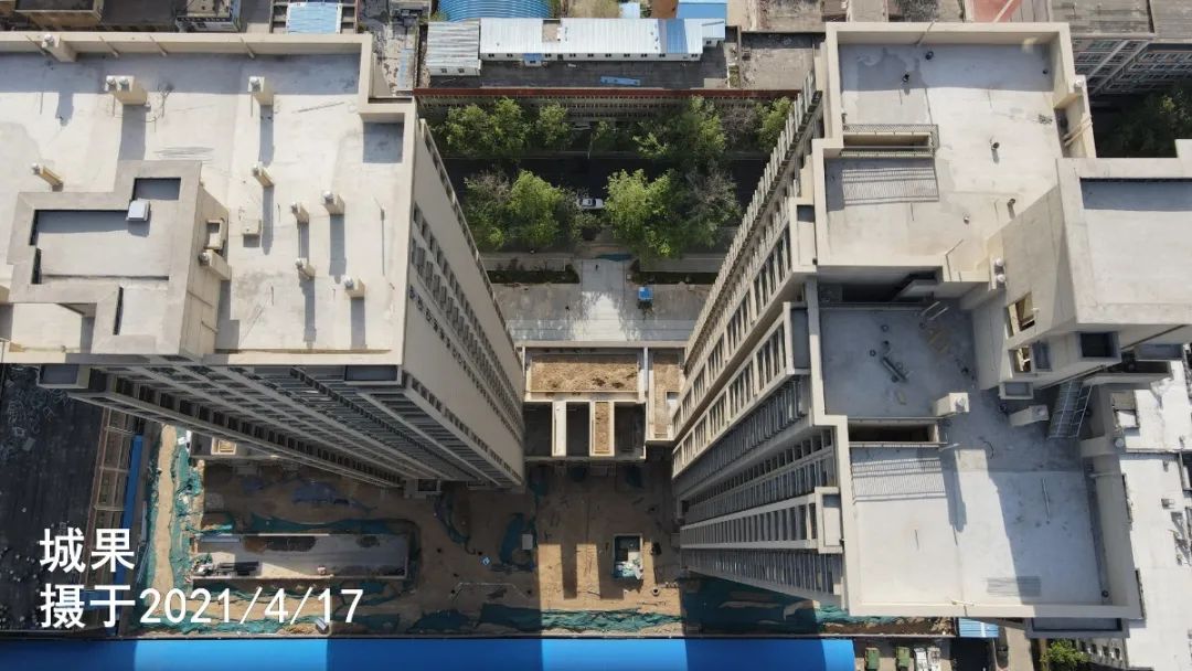 站在郑州这座烂尾楼下,抽了半小时烟