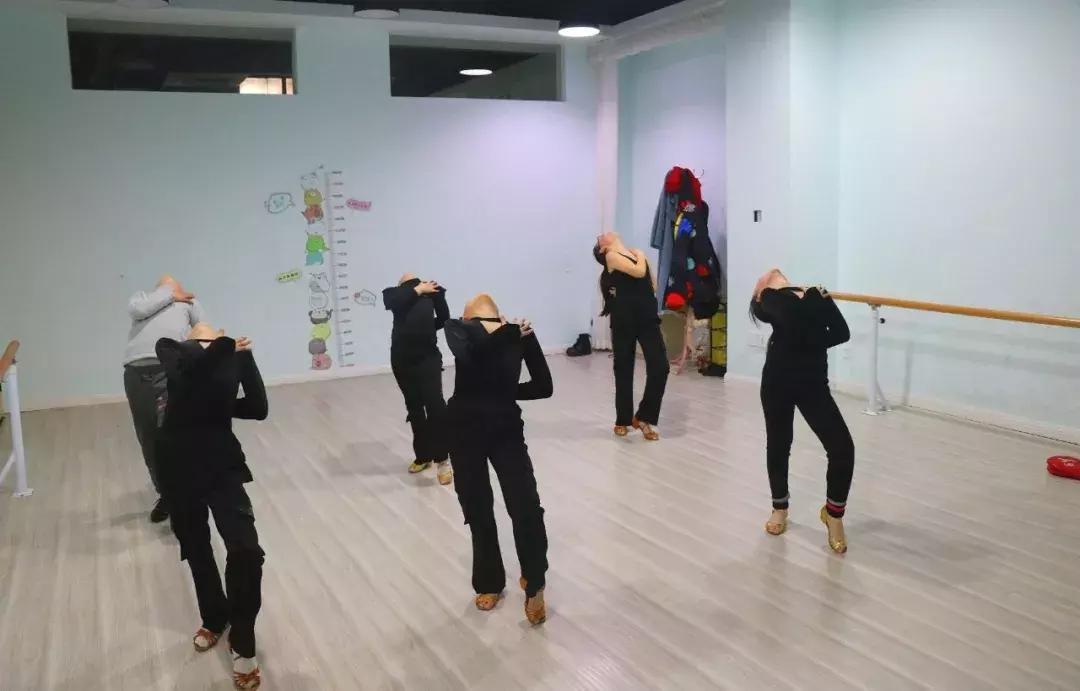 上海迪士尼5折门票周五抢票,上海迪士尼门票亲子票最新发布