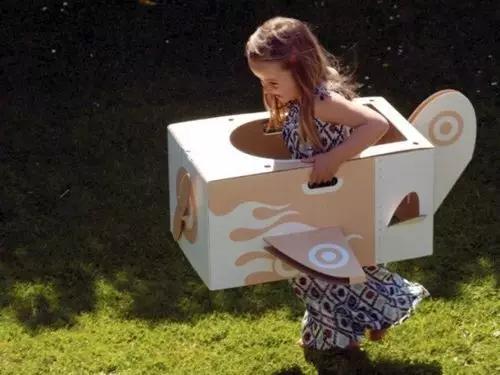 废旧纸盒制作儿童玩具房子,用纸箱做大黄蜂汽车详细教程