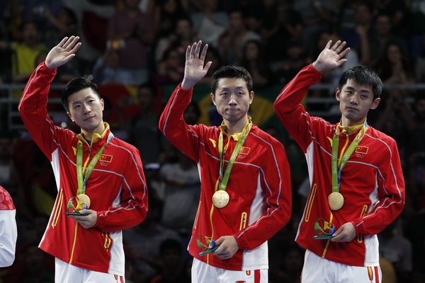 乒乓禁止吹球,为什么乒乓球禁止摸桌吹球