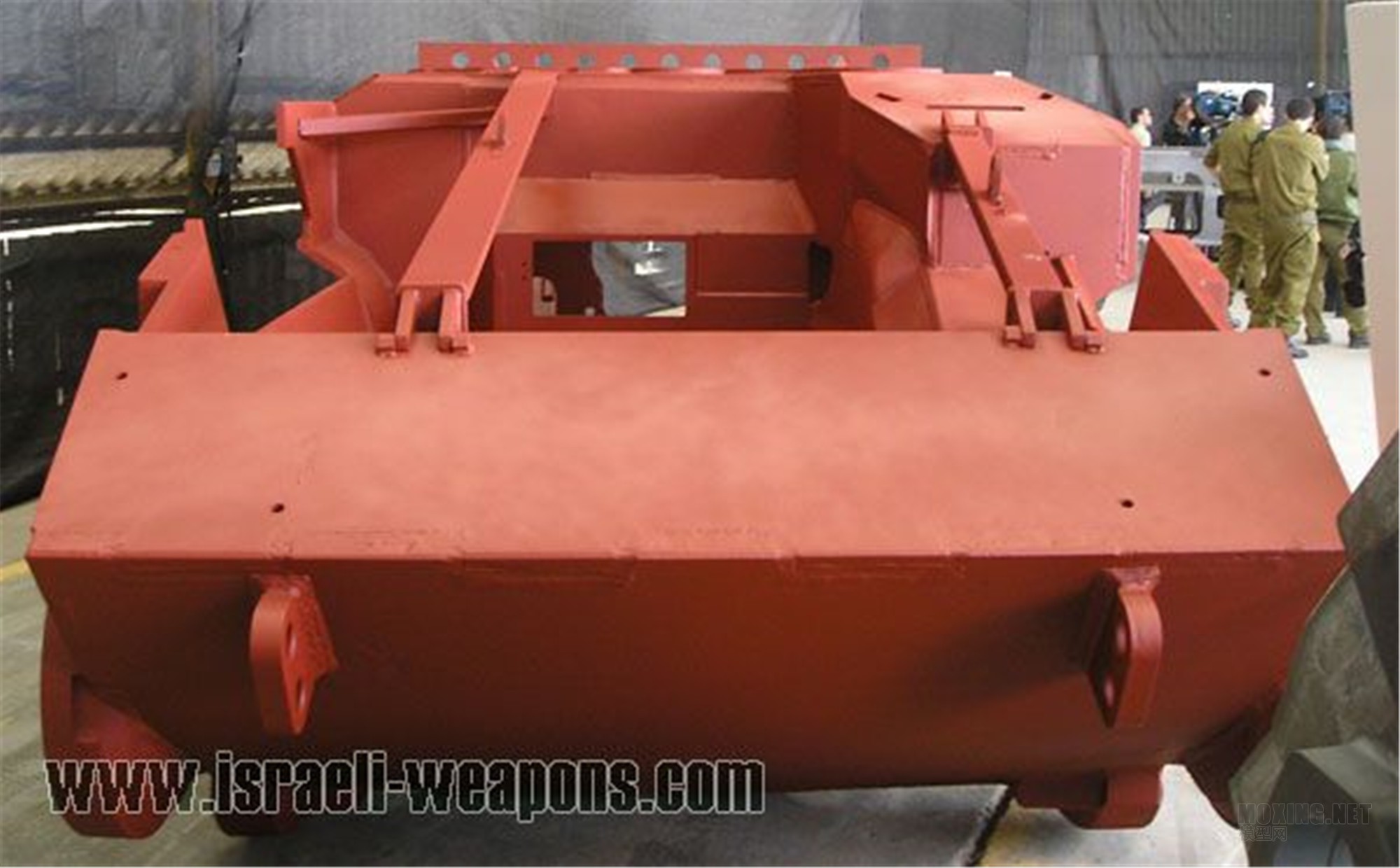 MENG,SS-018-1/35以色列“雌虎”重型装甲运输车-简介与开盒