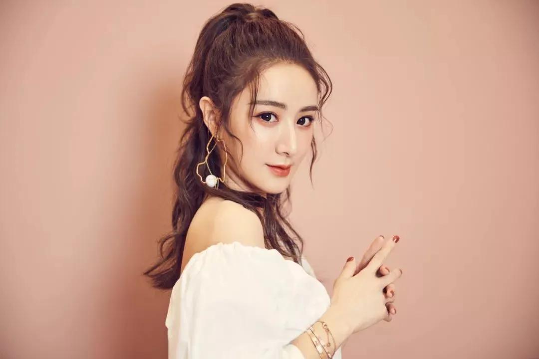 薇娅卖的是正品还是假的,为什么薇娅卖的衣服看着很廉价