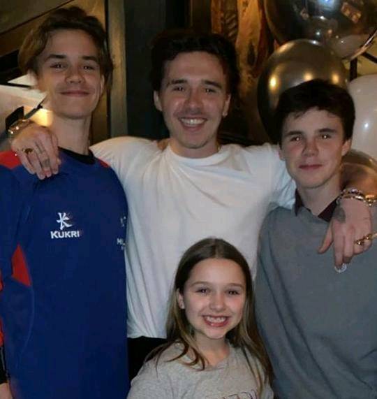 贝克汉姆一家四口视频,贝克汉姆新家庭生活