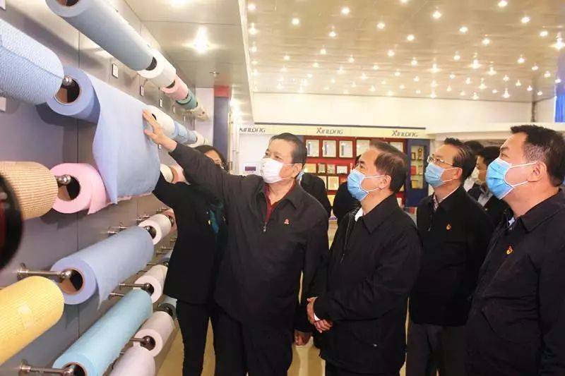 目前中国一天能生产多少口罩,中国口罩生产视频