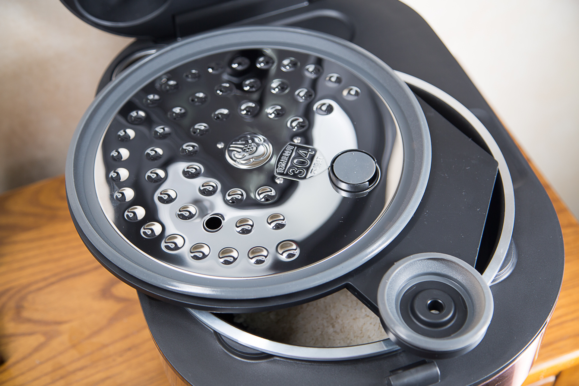 苏泊尔本釜ih电磁电饭煲使用视频,苏泊尔本釜远红外电饭煲功能介绍