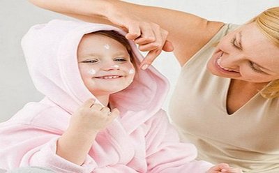 怎么解决冬天宝宝脸部开裂干燥,春季宝宝脸干裂怎么办呢