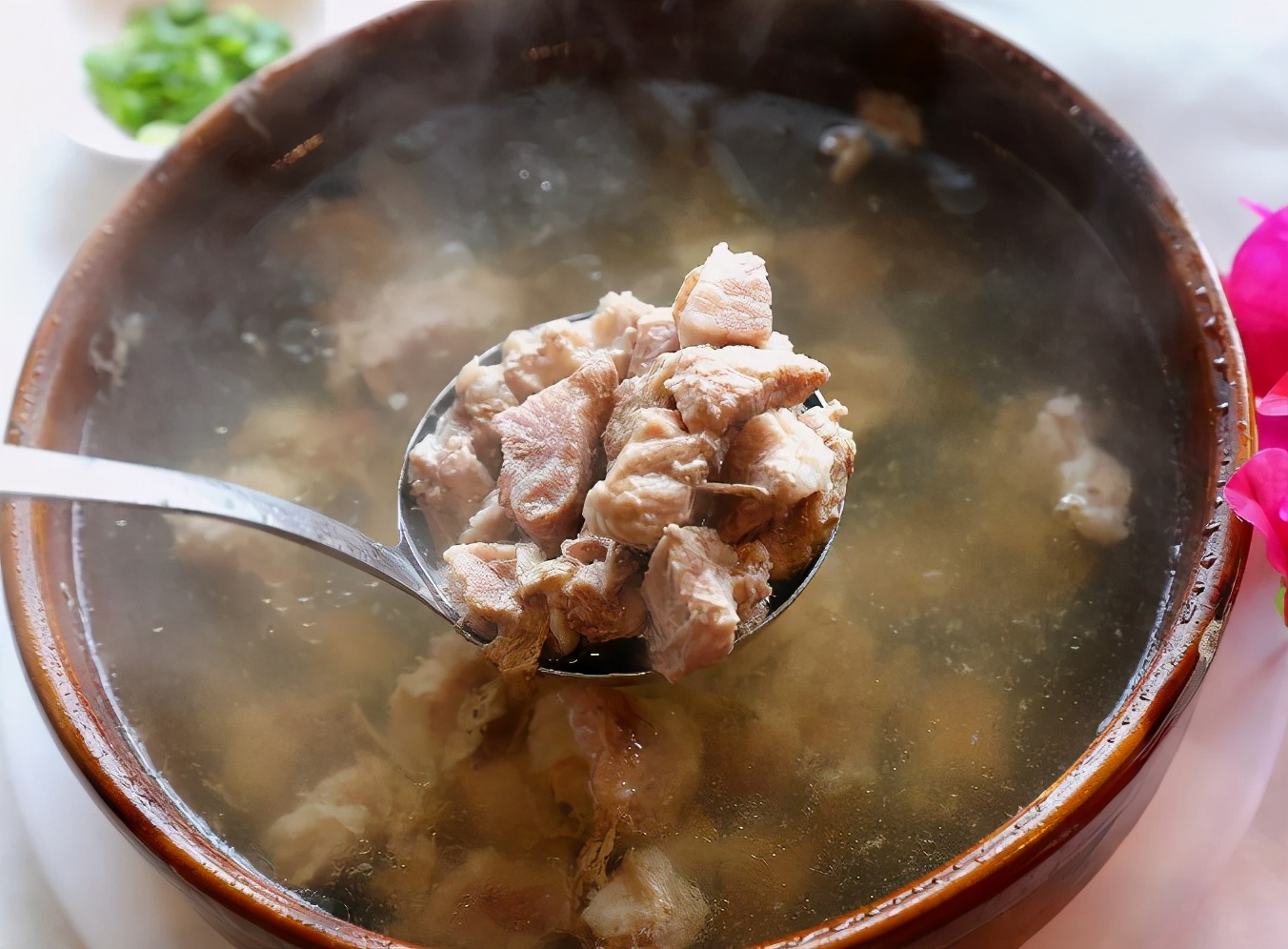 瘦肉型猪肉怎么才能煮得软烂,炖猪肉片软烂不柴的秘方