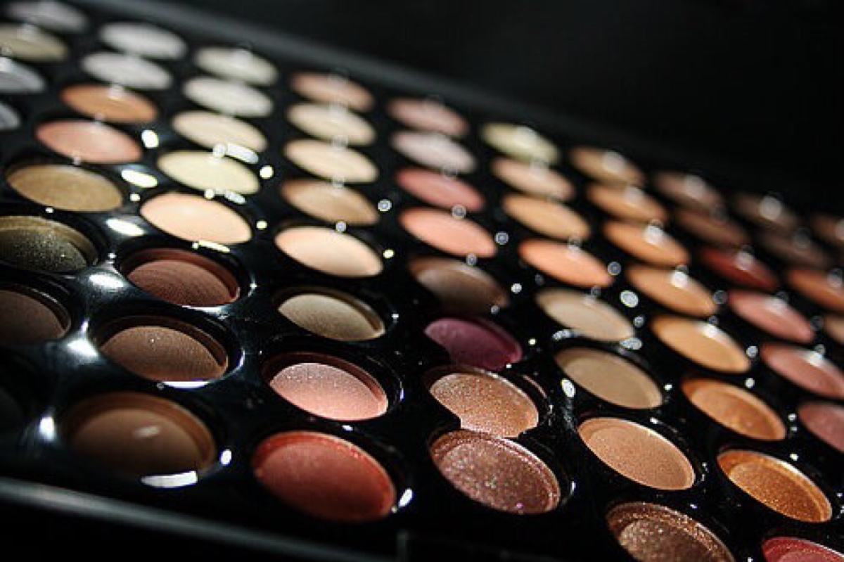 眼影日常推荐配色有哪些,好看又不显肿的眼影配色