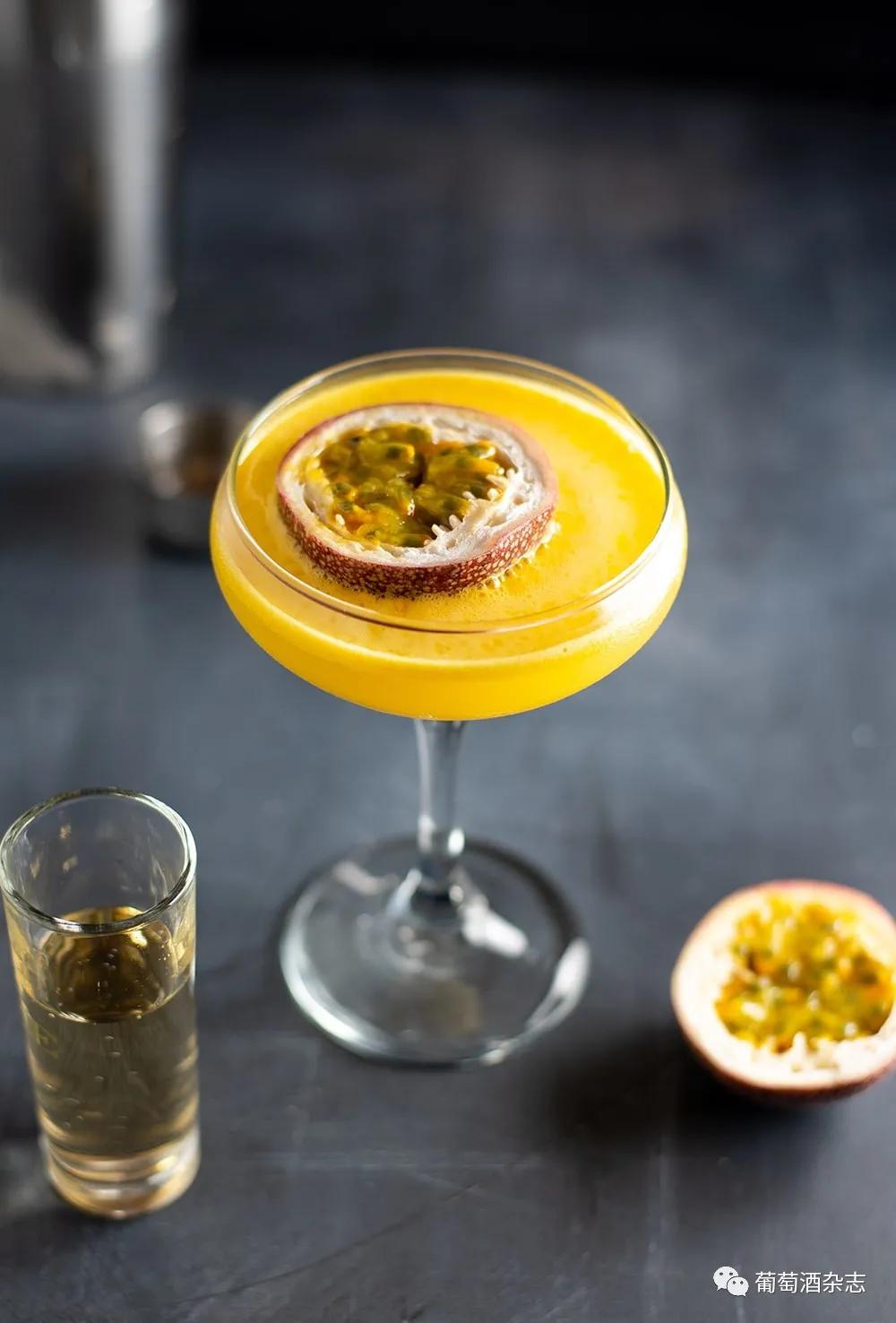 十大好喝的鸡尾酒推荐,冬天来了喝这几款鸡尾酒最尽兴