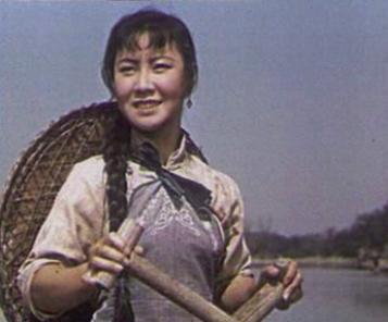 唱《我的祖国》郭兰英:1婚成弃妇,2婚成寡妇,90岁的她现如何?