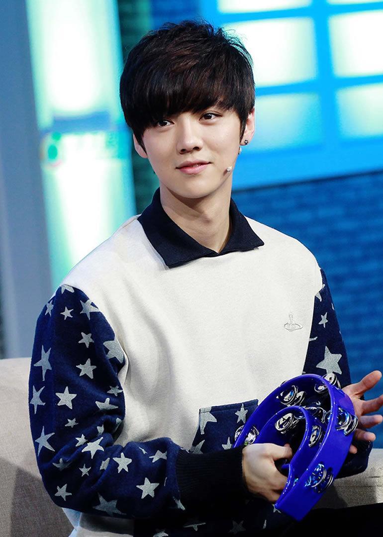 鹿晗官宣后和关晓彤同框,关于鹿晗和关晓彤的合影