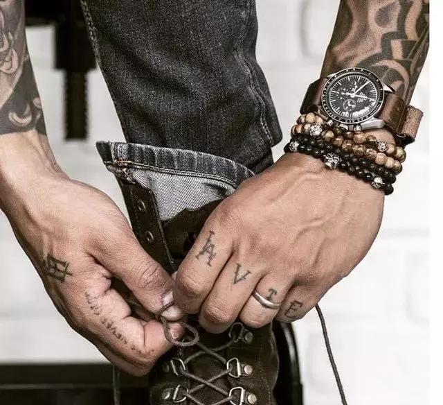 男士简约手串搭配,男士手串搭配什么简单大气
