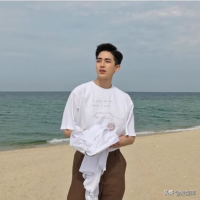 韩国男生的发型有哪些常见的款式,最流行的日式发型和韩式发型男士