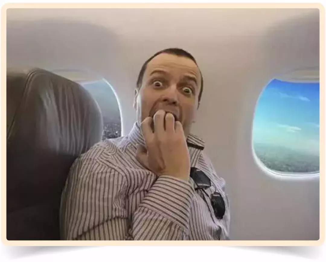 坐飞机见过这么漂亮的空姐吗,空姐坐飞机的奇葩经历