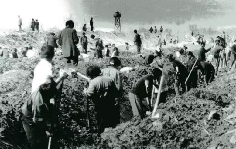 穆铁柱葬礼现场,穆铁柱八一