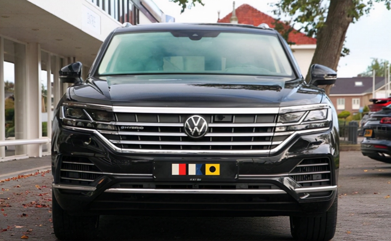 途锐油电混合2023款报价,途锐2023款3.0t落地价