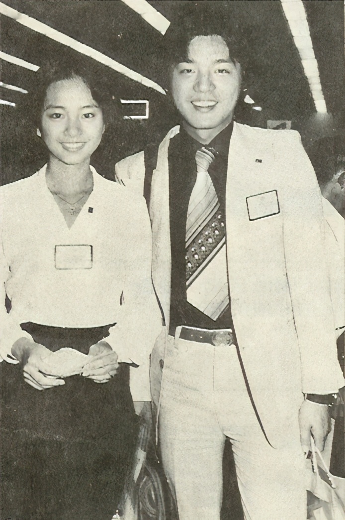 香江群音所有歌手名单,霞光万道原唱陈秋霞