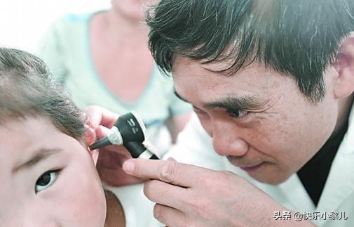 三岁宝宝耳朵里进虫子,三岁小朋友耳朵进虫子怎么办