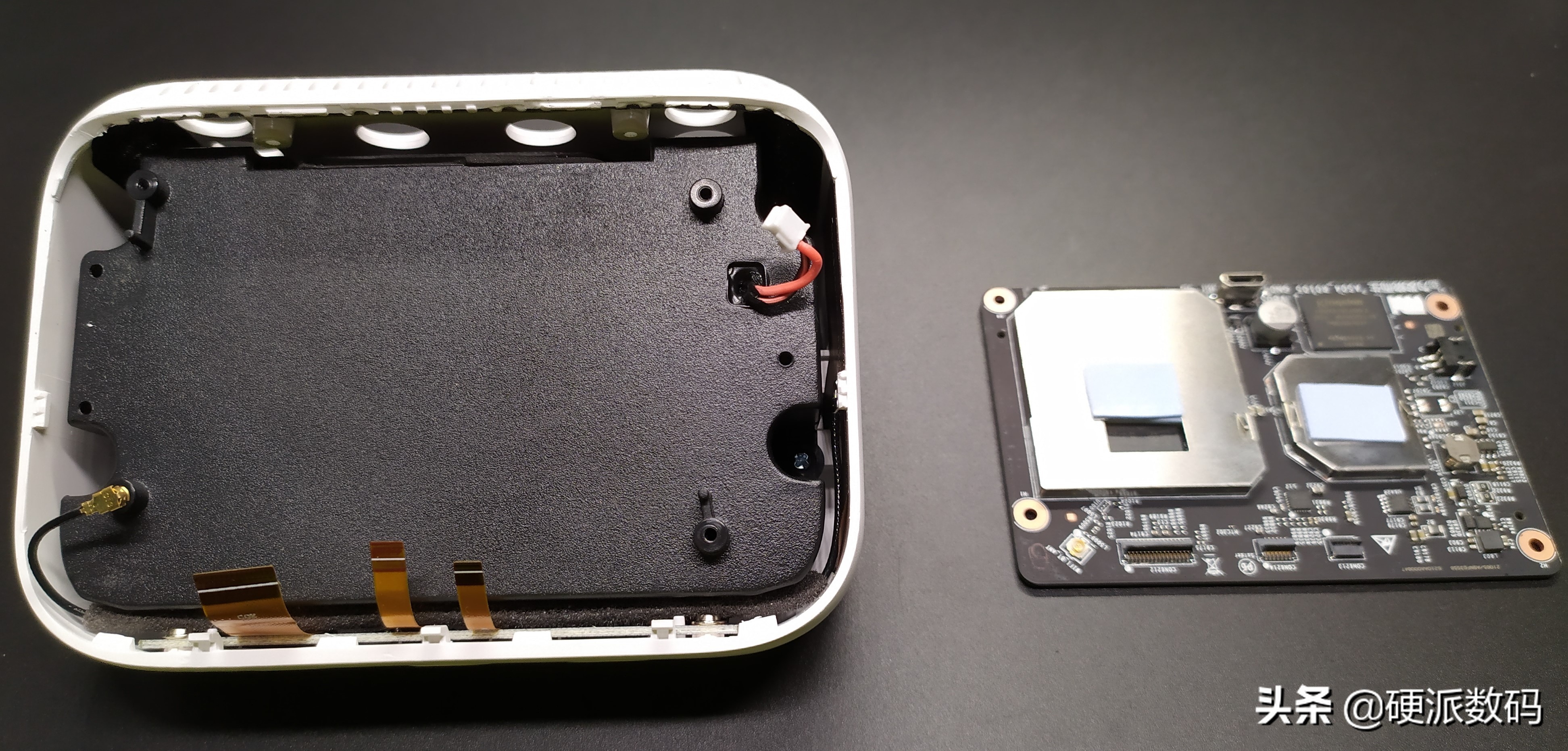 拆解小爱触屏音箱8,小米小爱触屏音箱拆机