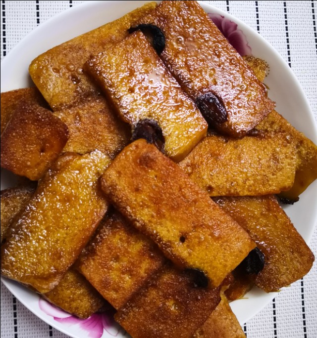 奸商！竟敢在买的糯米粉掺了这么多粘米粉，但油煎却非常成型漂亮