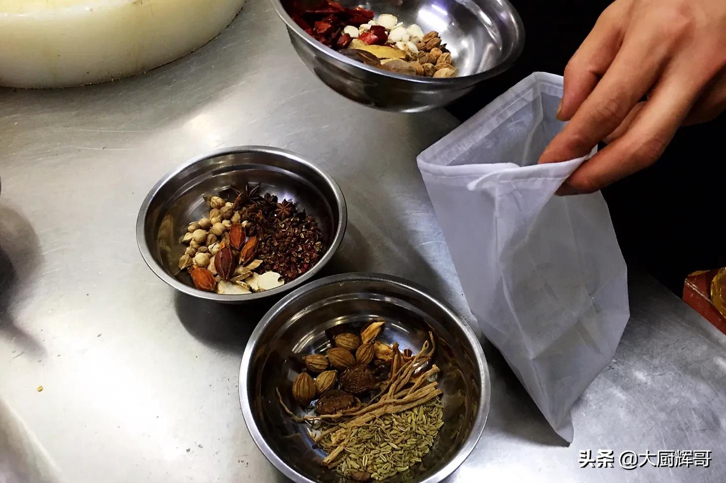 大厨教你熬酱秘诀,家常酱怎么熬制好吃