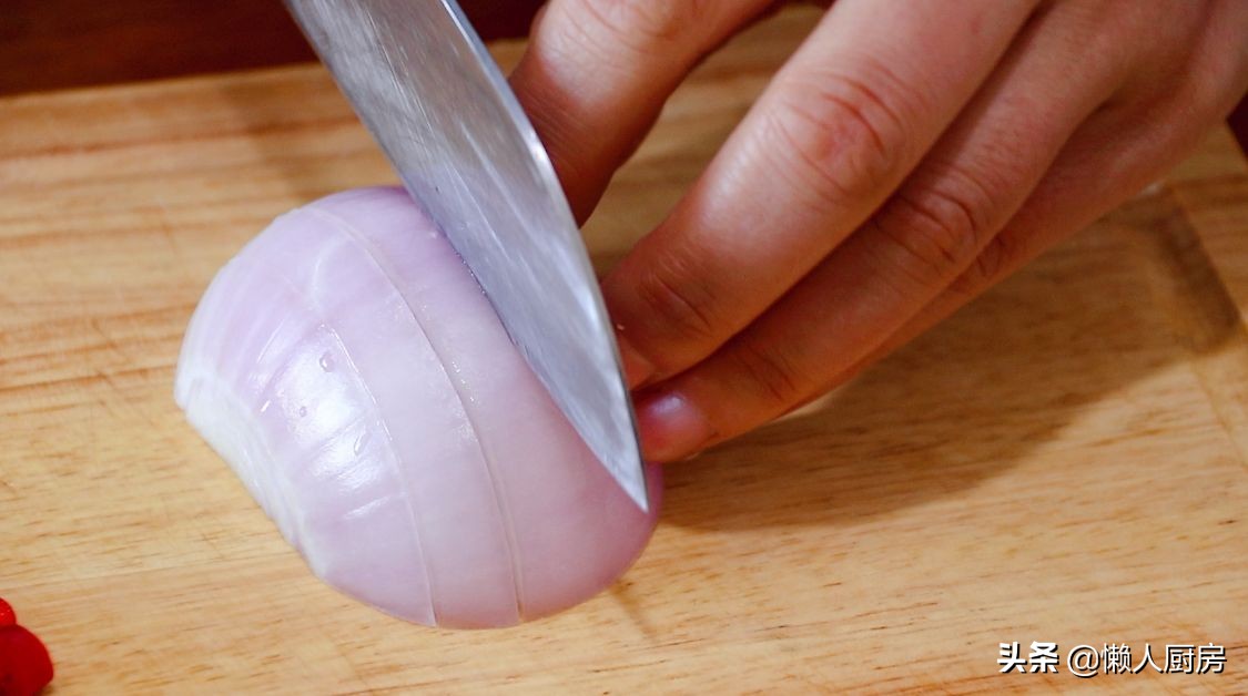 吃虾要不要揪尾巴,吃虾应该先剔虾线还是煮完再剔