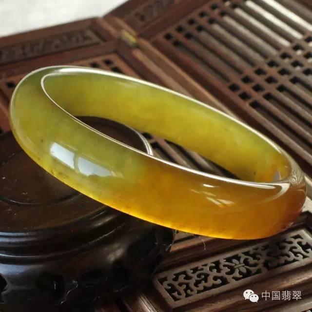 从8亿天价玻璃看翡翠市场上的“替身”