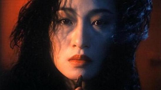 因“重男轻女”而自杀，拍全裸写真的“鬼后”王小凤：为何抑郁？