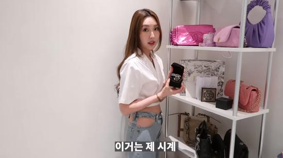 韩国女生独居公寓,韩国美女晒衣服