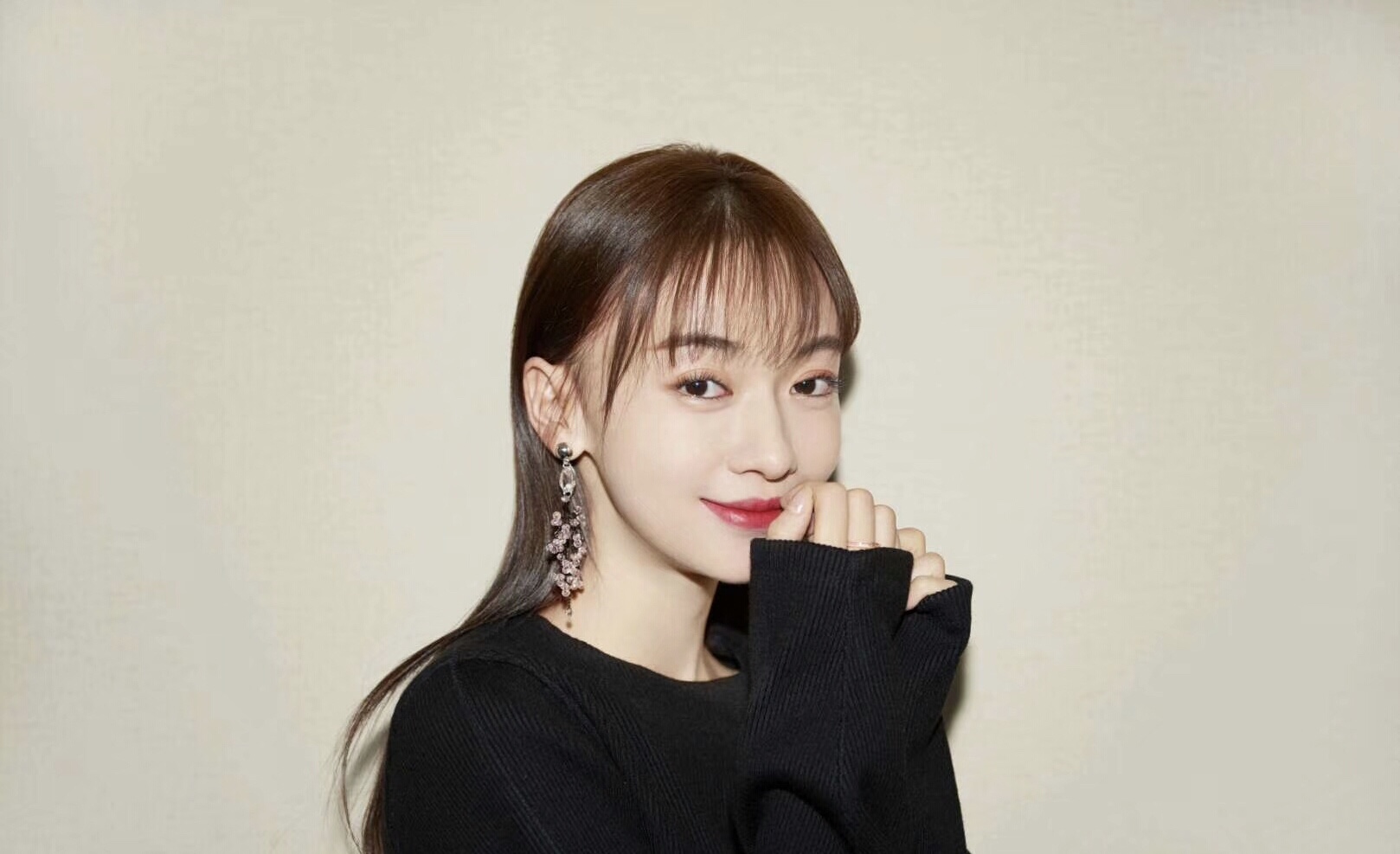 吴谨言杨颖对比图,吴谨言和angelababy哪个漂亮