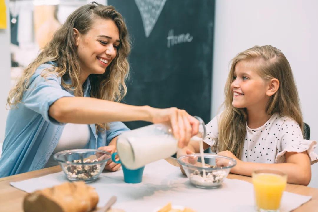 如何拥抱一个刺猬,两只刺猬如何拥抱
