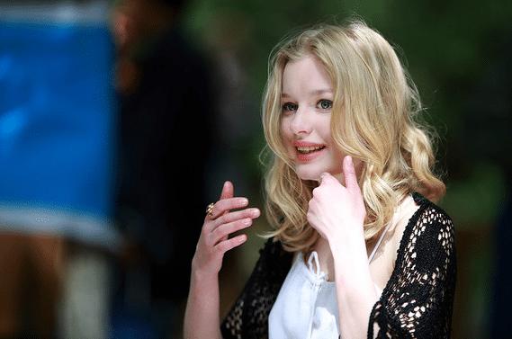 大量俄罗斯美女定居在北京,大量俄罗斯美女来哈尔滨务工