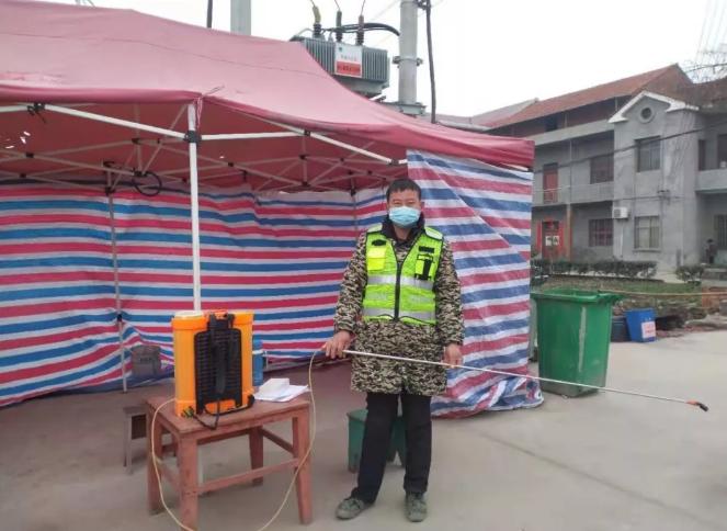 邻里守望相助共抗新冠疫情,三人行抗击疫情