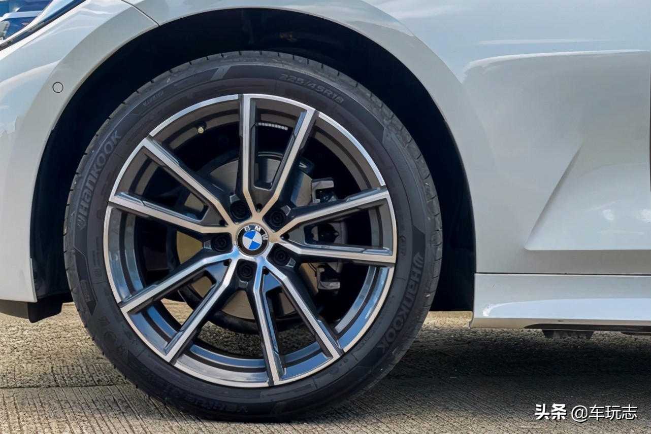 2021款宝马318i运动版：低配版并没有降低豪华身价