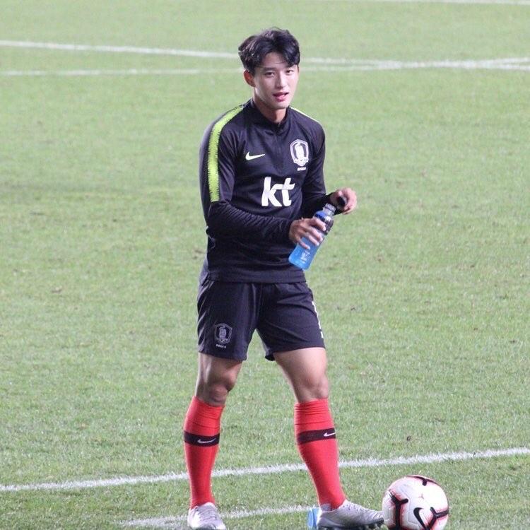 韩国足球运动员颜值爆火,男主是足球运动员韩剧