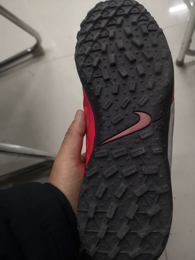 踢球是瘦好还是胖好,fg钉和ag足球鞋钉有什么区别