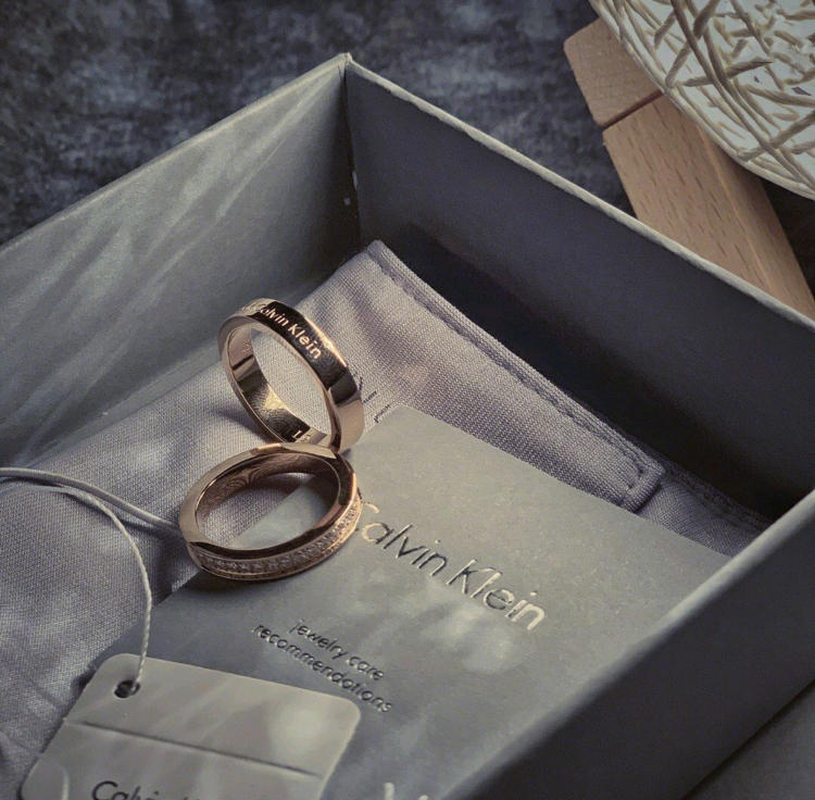 ck的情侣对戒,ck情侣对戒满天星边钻