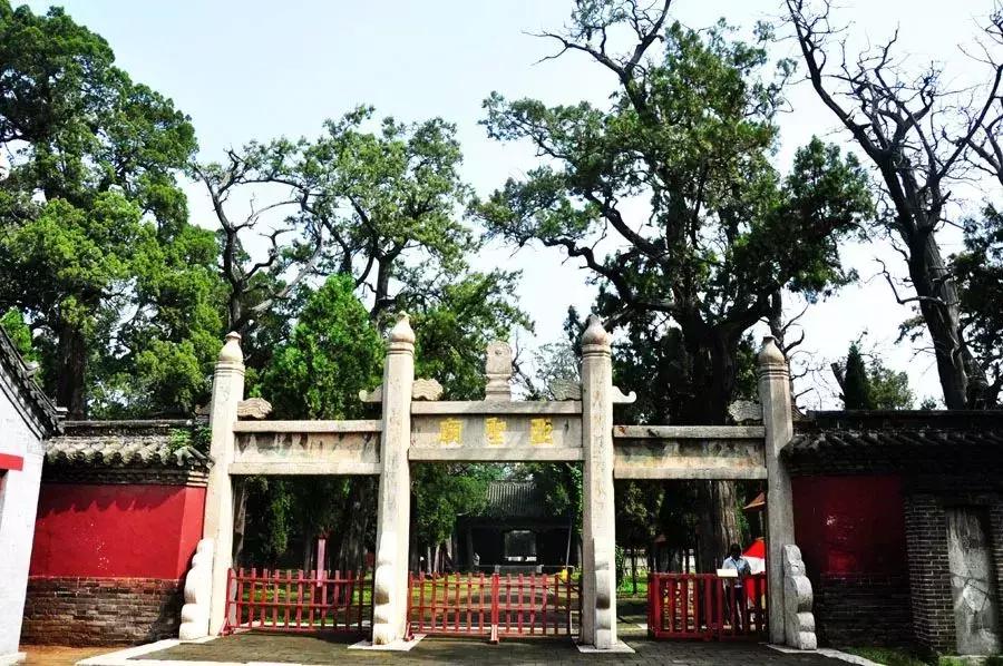 孟子怎么修养自己的浩然正气,大丈夫人格孟子