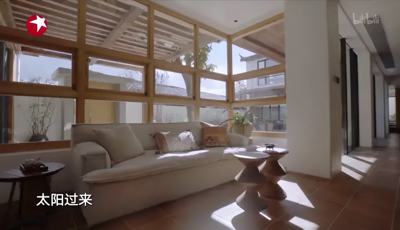 5姐妹同居养老引热议：她们为何花费400万买旧房建别墅安家？